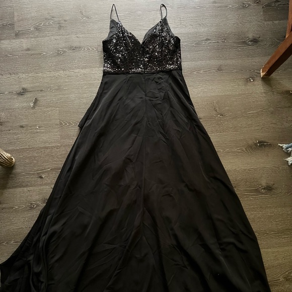 Calvin Klein black sequenced gown - Picture 5 of 6